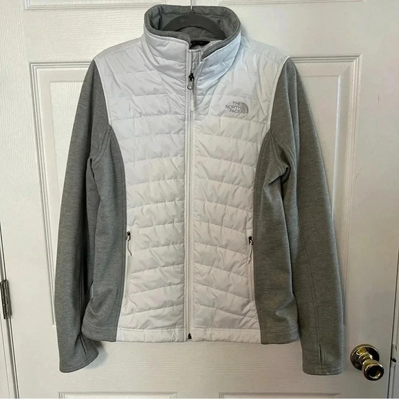 The North Face Women's White and Gray Puffer Jacket - Picture 1 of 8